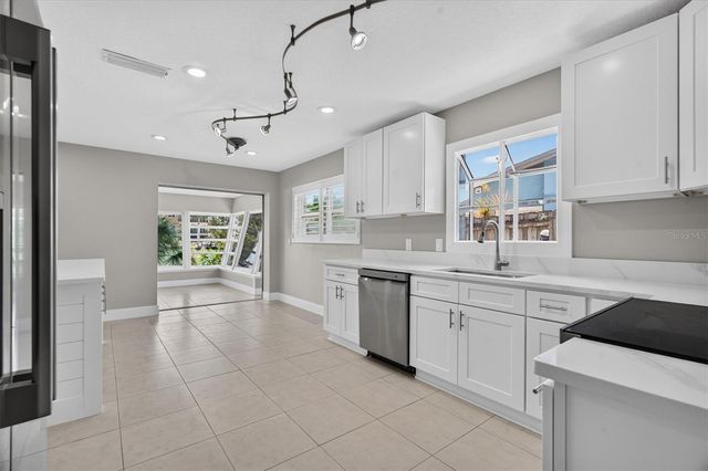 541 LILLIAN DRIVE, Madeira Beach, FL 33708