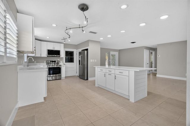 541 LILLIAN DRIVE, Madeira Beach, FL 33708