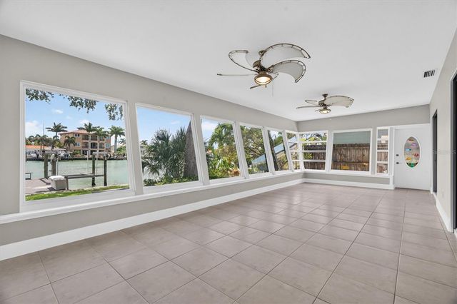541 LILLIAN DRIVE, Madeira Beach, FL 33708