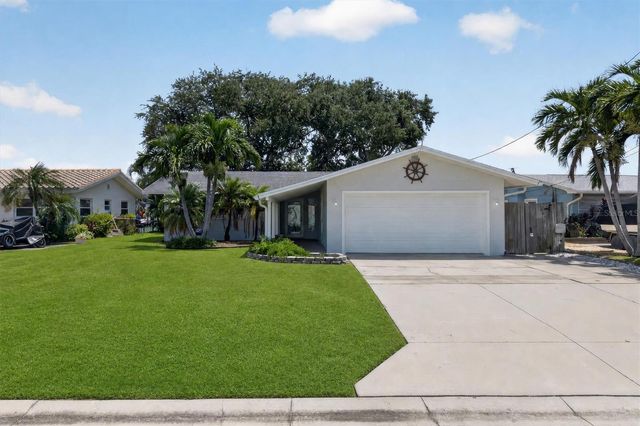 541 LILLIAN DRIVE, Madeira Beach, FL 33708
