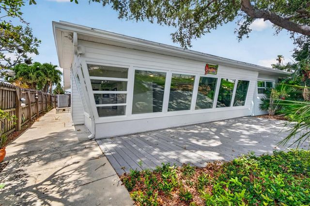 541 LILLIAN DRIVE, Madeira Beach, FL 33708