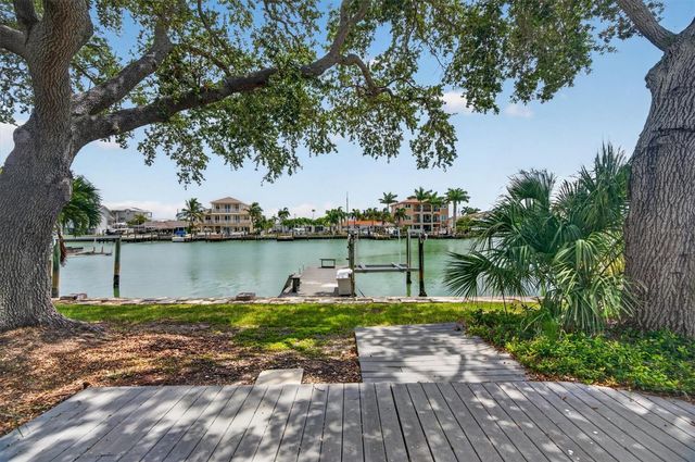 541 LILLIAN DRIVE, Madeira Beach, FL 33708
