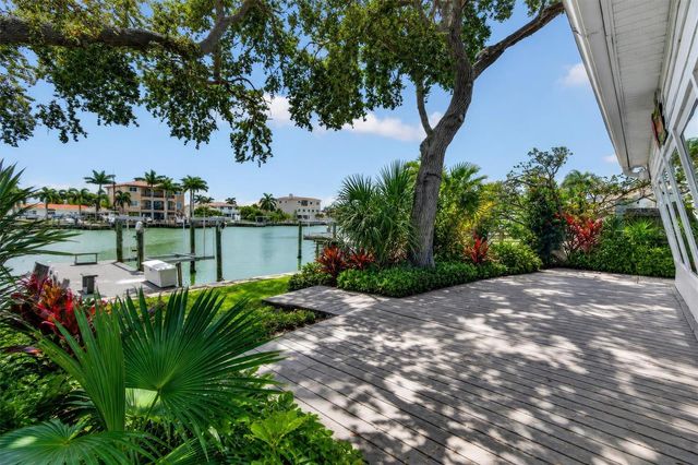 541 LILLIAN DRIVE, Madeira Beach, FL 33708