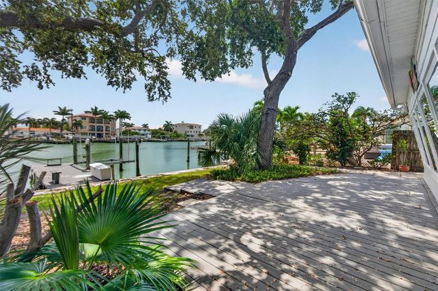 541 LILLIAN DRIVE, Madeira Beach, FL 33708