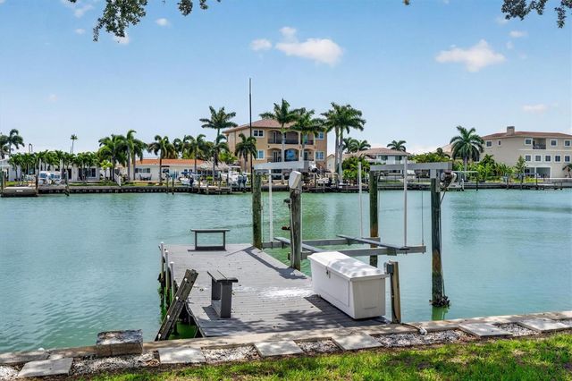 541 LILLIAN DRIVE, Madeira Beach, FL 33708