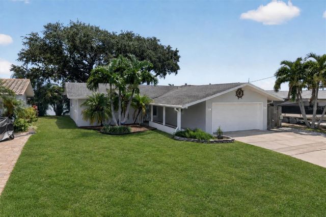 541 LILLIAN DRIVE, Madeira Beach, FL 33708