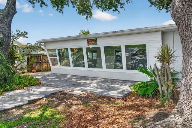 541 LILLIAN DRIVE, Madeira Beach, FL 33708