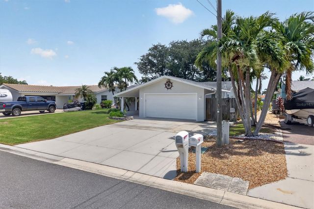 541 LILLIAN DRIVE, Madeira Beach, FL 33708