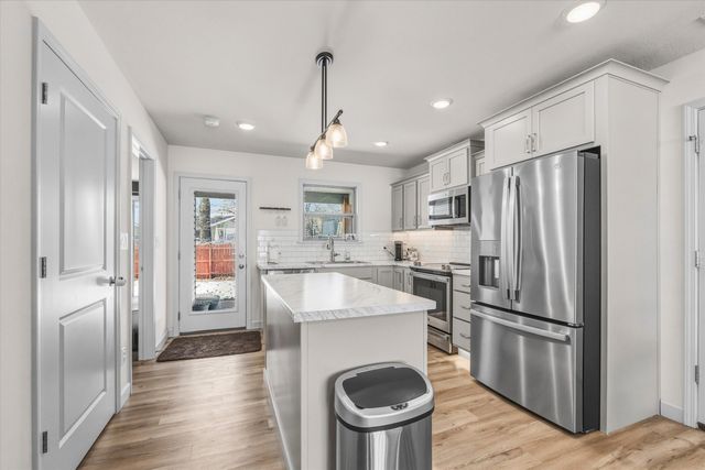 255 N LUNA LN, Columbia, MO 65201