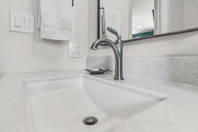 255 N LUNA LN, Columbia, MO 65201