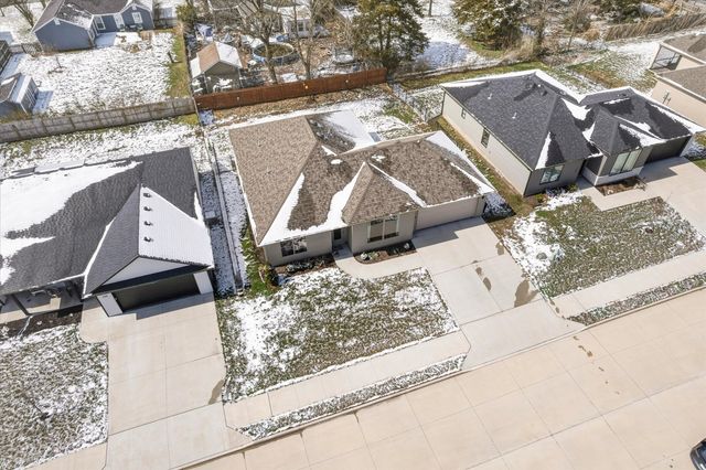 255 N LUNA LN, Columbia, MO 65201