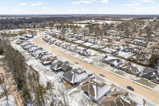 255 N LUNA LN, Columbia, MO 65201