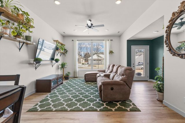 255 N LUNA LN, Columbia, MO 65201