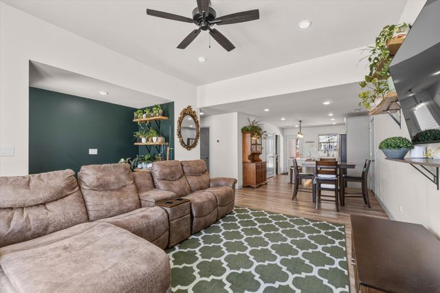 255 N LUNA LN, Columbia, MO 65201