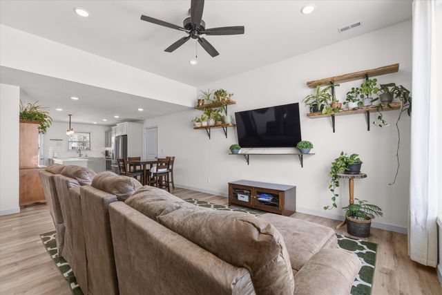 255 N LUNA LN, Columbia, MO 65201