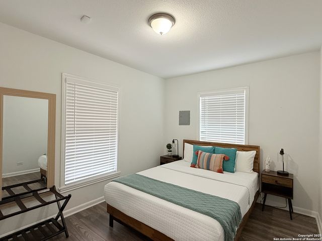 2202 HAYS ST, San Antonio, TX 78202