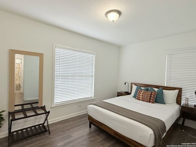 2202 HAYS ST, San Antonio, TX 78202