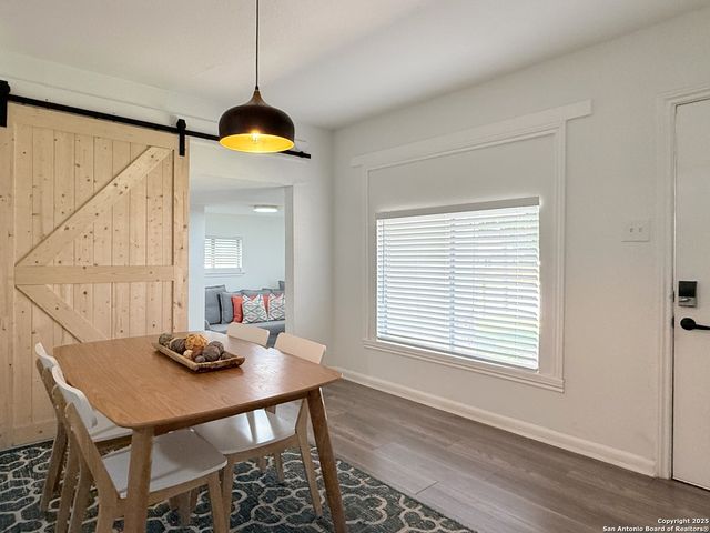 2202 HAYS ST, San Antonio, TX 78202