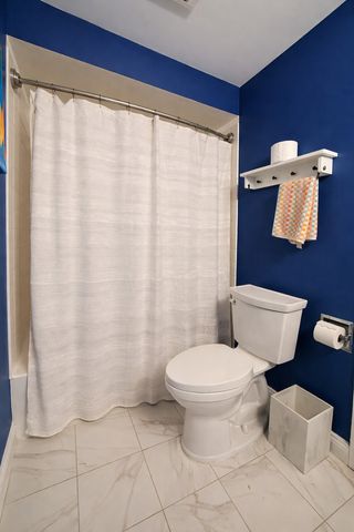 1587 Brookside Drive, Hoffman Estates, IL 60169