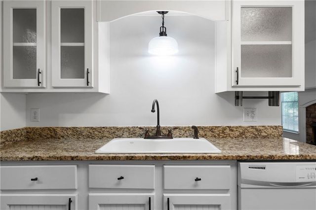 24 Woodhaven Court SW, Cartersville, GA 30120