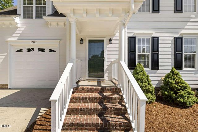 209 James Street, Apex, NC 27502