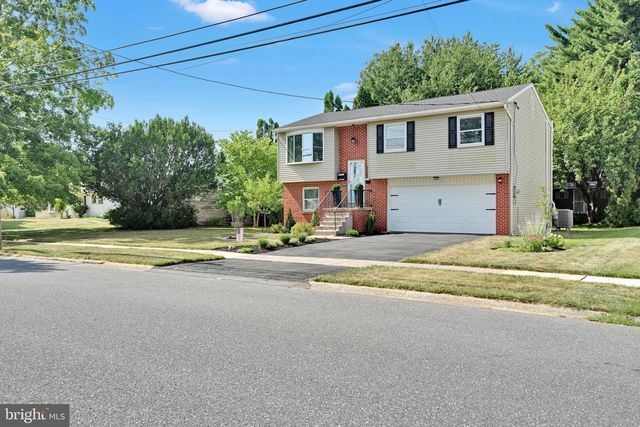 4815 DELBROOK RD, Mechanicsburg, PA 17050