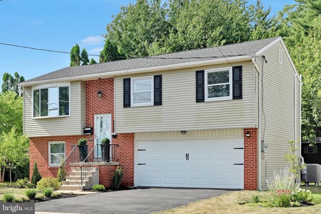 4815 DELBROOK RD, Mechanicsburg, PA 17050
