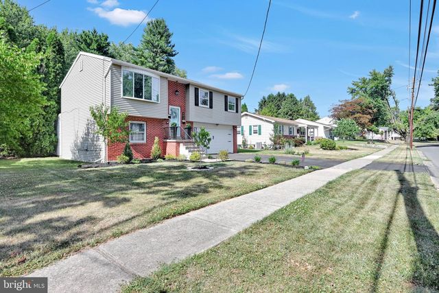 4815 DELBROOK RD, Mechanicsburg, PA 17050