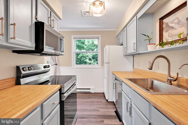 4815 DELBROOK RD, Mechanicsburg, PA 17050