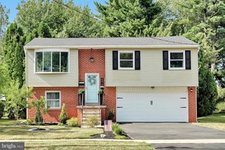 4815 DELBROOK RD, Mechanicsburg, PA 17050