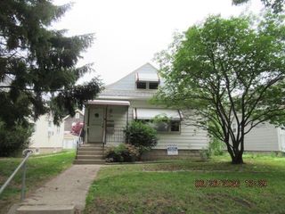 3240 S Dayfield AVENUE, Milwaukee, WI 53207