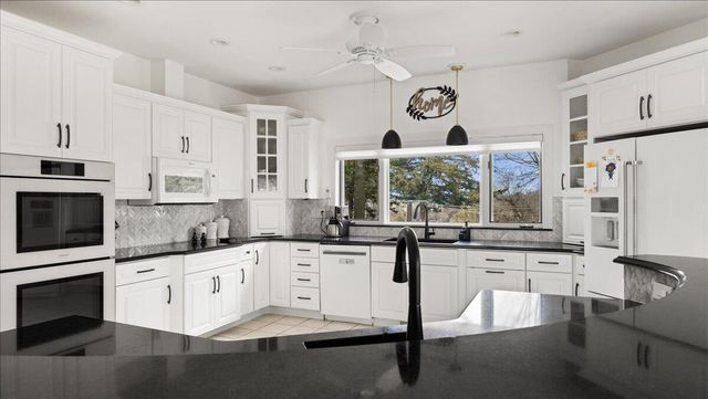 N2487 Nuttelman ROAD, La Crosse, WI 54601