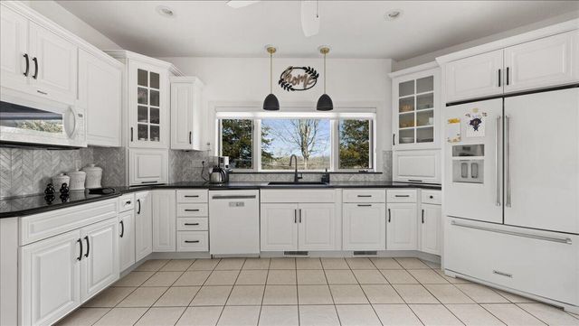 N2487 Nuttelman ROAD, La Crosse, WI 54601