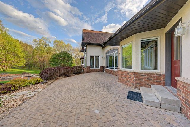 N2487 Nuttelman ROAD, La Crosse, WI 54601