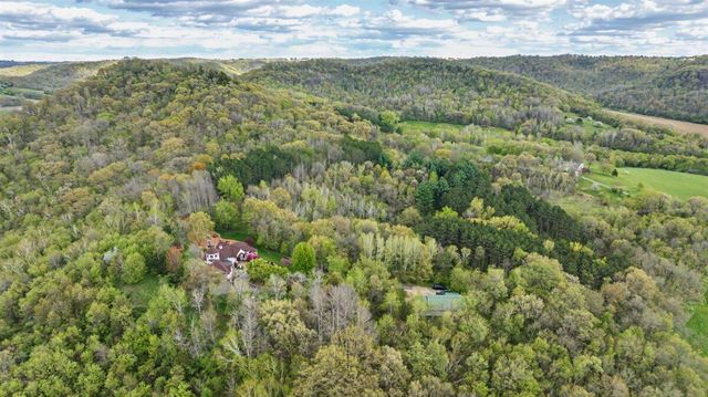 N2487 Nuttelman ROAD, La Crosse, WI 54601