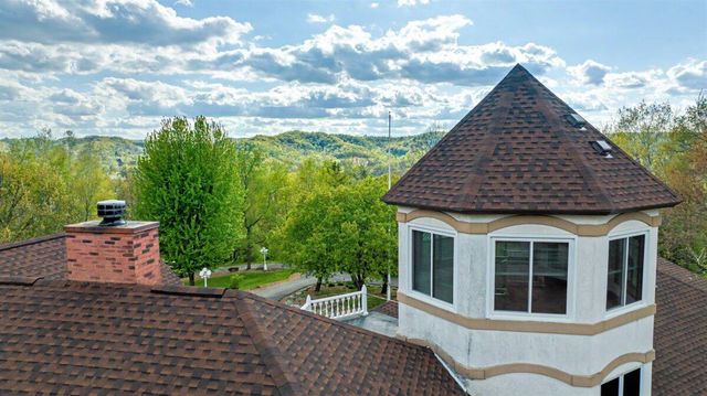 N2487 Nuttelman ROAD, La Crosse, WI 54601