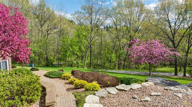 N2487 Nuttelman ROAD, La Crosse, WI 54601