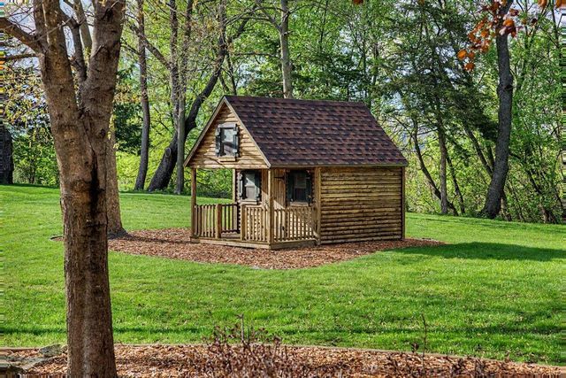 N2487 Nuttelman ROAD, La Crosse, WI 54601