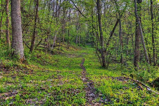 N2487 Nuttelman ROAD, La Crosse, WI 54601