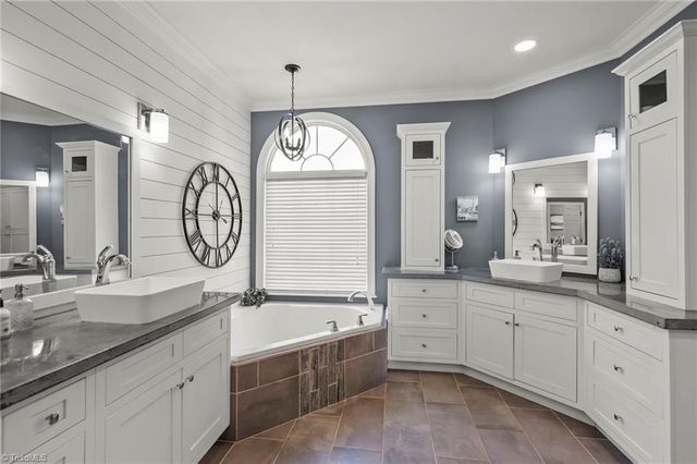104 N Madera Drive, Mocksville, NC 27028