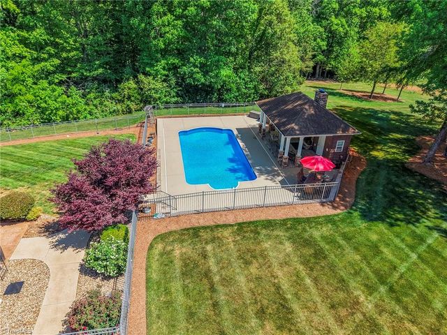 104 N Madera Drive, Mocksville, NC 27028