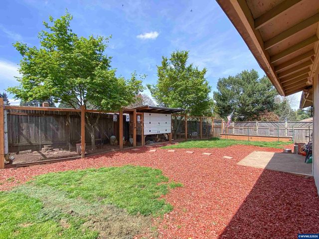 5021 Daniel St S, Salem, OR 97306