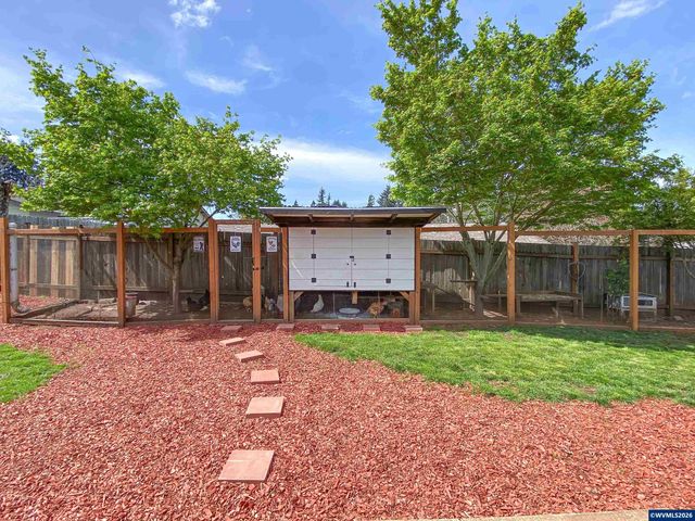 5021 Daniel St S, Salem, OR 97306