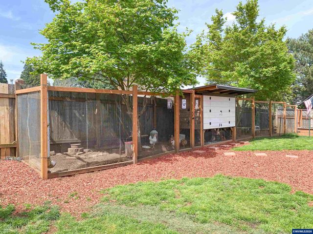 5021 Daniel St S, Salem, OR 97306