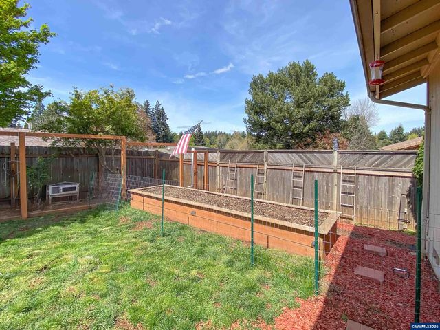 5021 Daniel St S, Salem, OR 97306