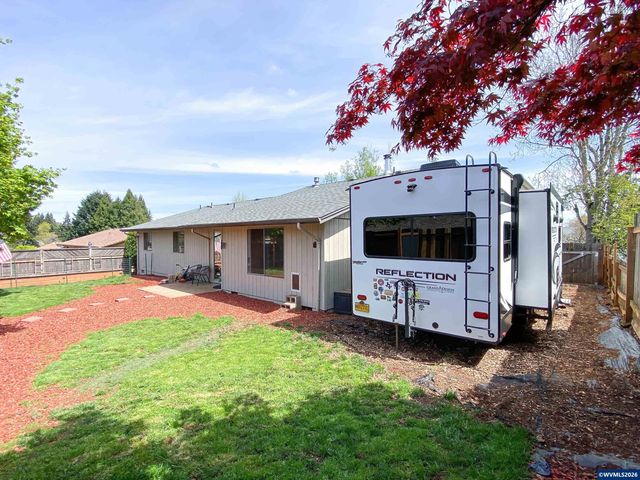 5021 Daniel St S, Salem, OR 97306