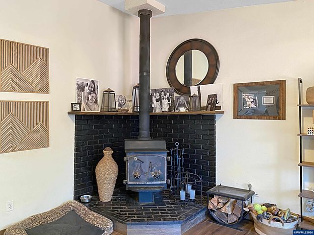 5021 Daniel St S, Salem, OR 97306