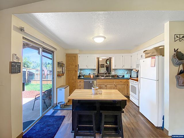 5021 Daniel St S, Salem, OR 97306