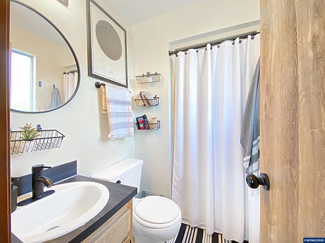 5021 Daniel St S, Salem, OR 97306