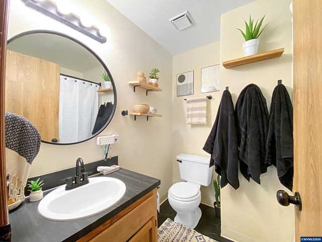 5021 Daniel St S, Salem, OR 97306